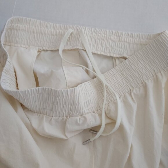 Calia Double Layer Hem Hi Rise Cream Shorts Size XL - Picture 3 of 10